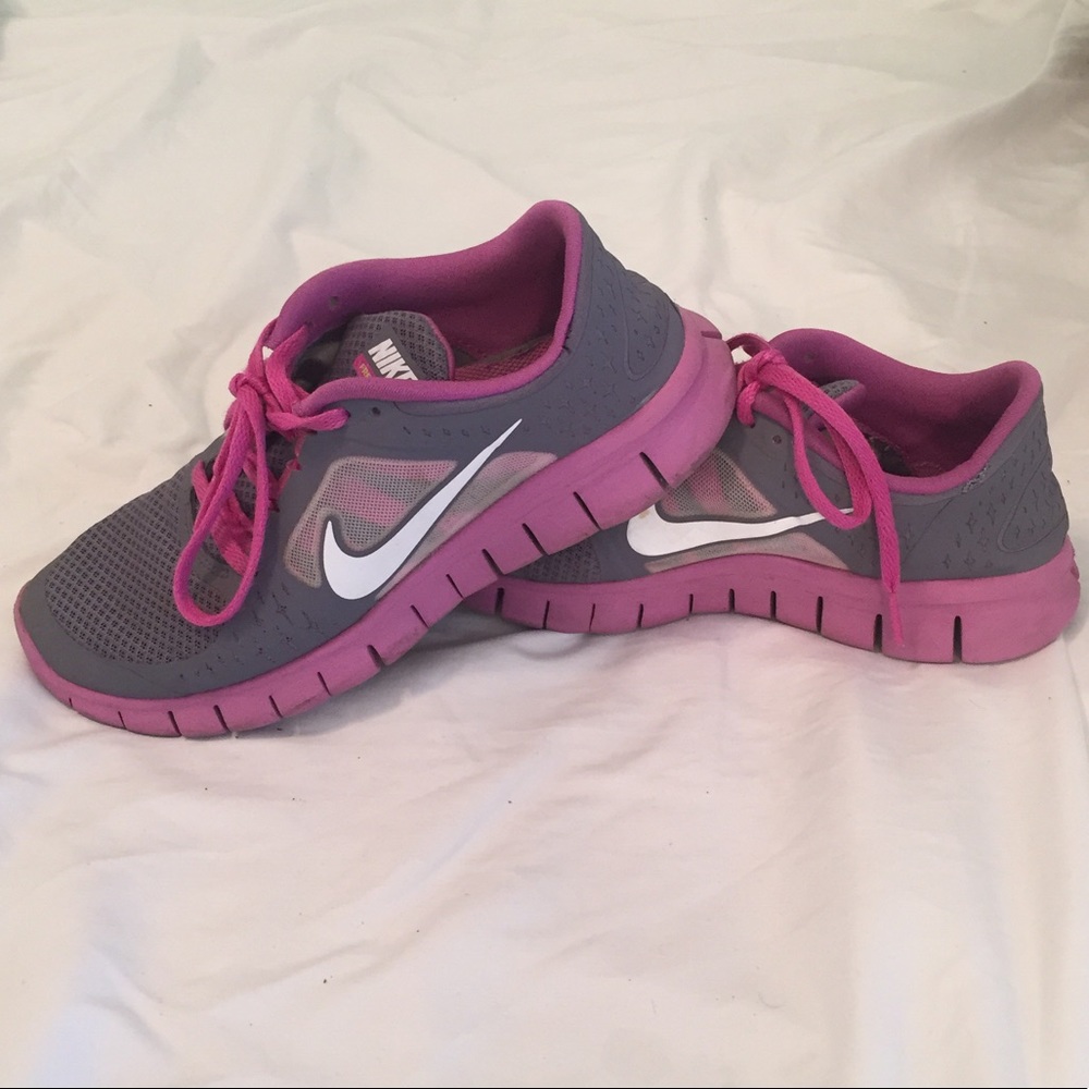 Nike Free runs size 6